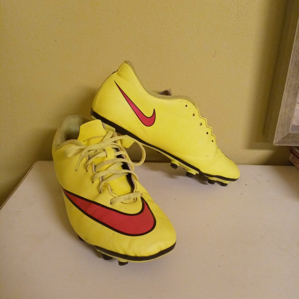 Nike Mercurial Victory Soccer Cleats